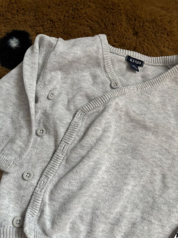 Gilet/brassière grise KIABI t.3m’ - photo numéro 2