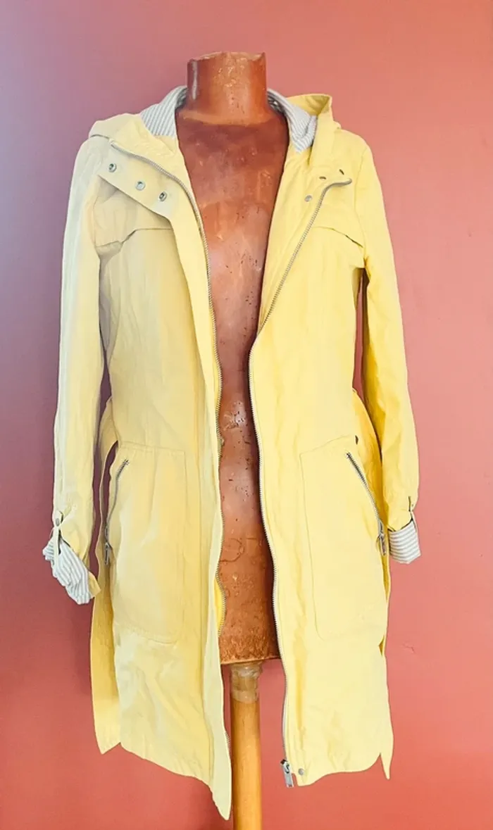 Imperméable jaune à capuche