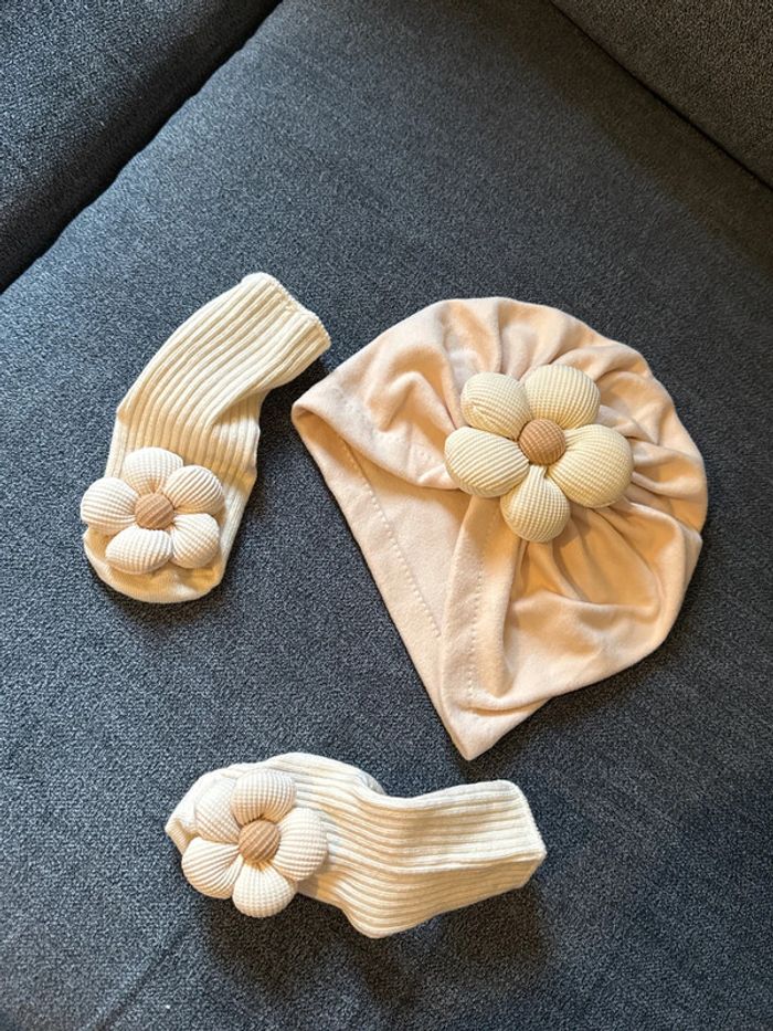 Ensemble chaussette et bonnet naissance