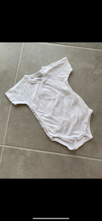 Bofy manches courtes ventral mixte Kiabi 9 mois