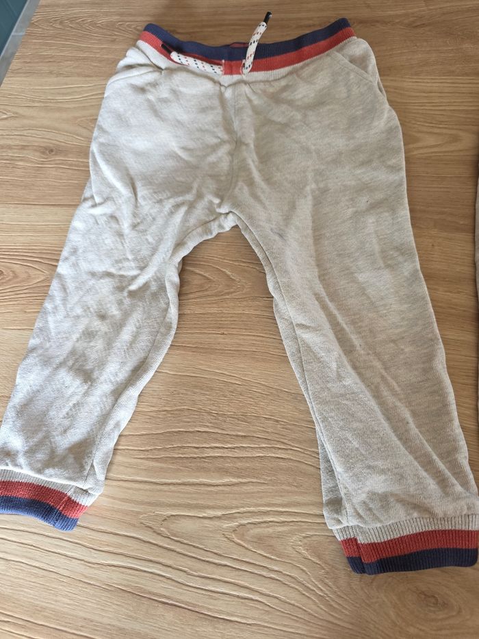 LOT 2 PANTALONS DE JOGGING POUR BRICOLAGE - 24 MOIS - photo numéro 3