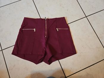 Short bershka 36 rouge