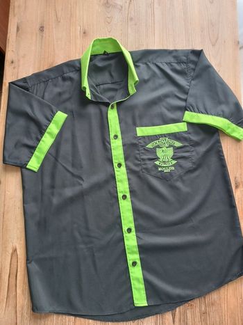 Chemise noir et vert