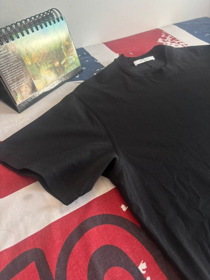 T-shirt Givenchy taille M noir avec motif crâne - photo numéro 4