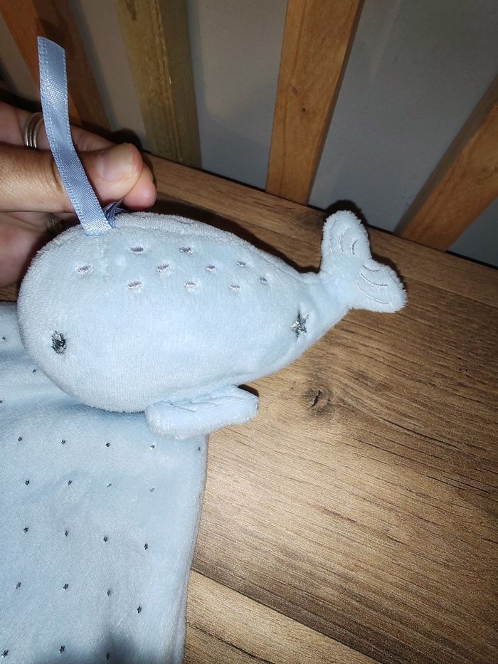 Baleine bleu et argenté mots d enfants - photo numéro 3