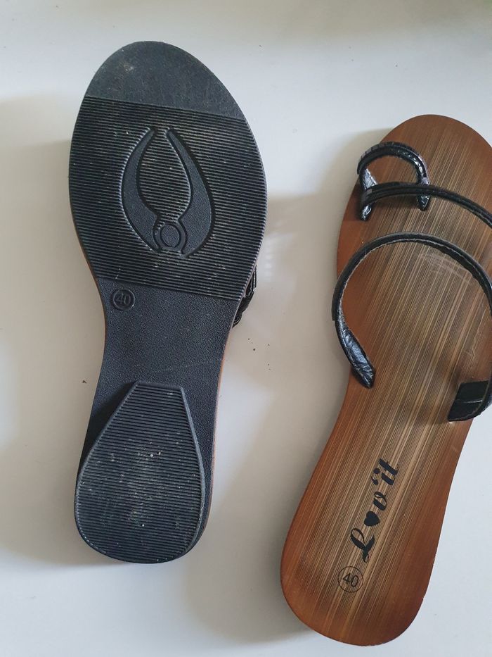 Paire de sandales - photo numéro 4