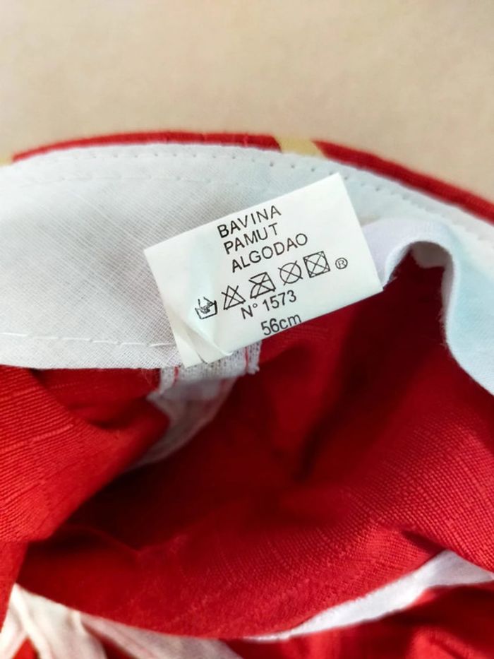 Casquette rouge à fleurs tropicales – taille 56 cm - photo numéro 5