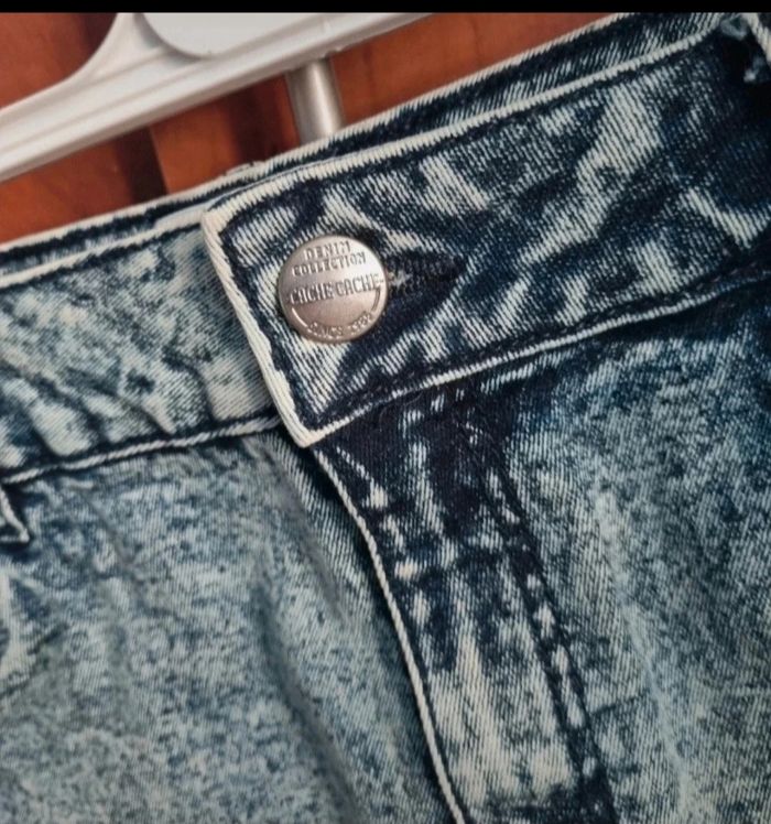 Short en jeans effet délavé (effet vieilli)et troué taille 40 - photo numéro 2