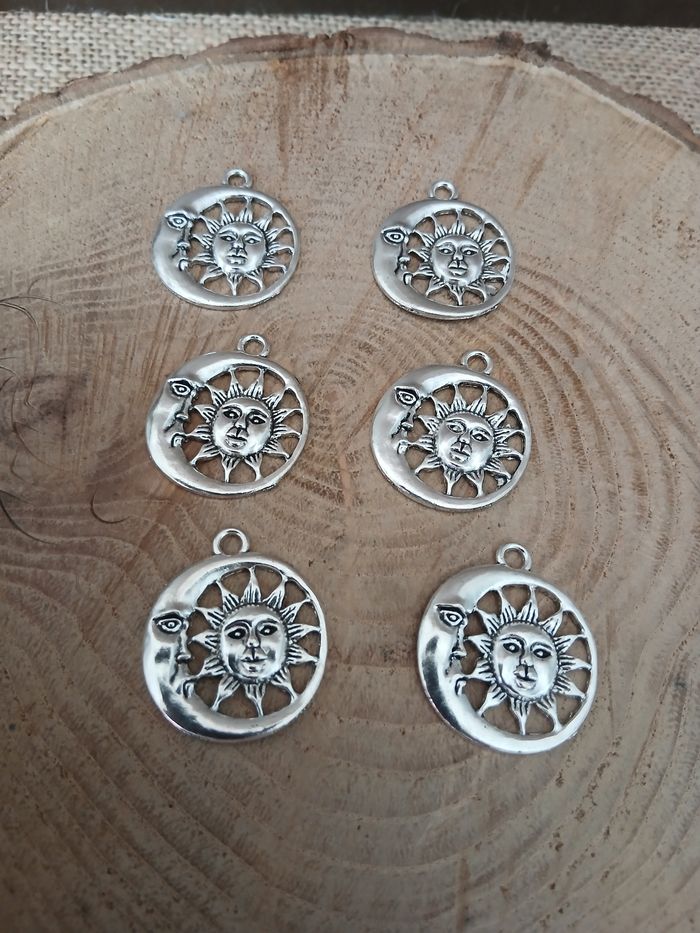Lot de 6 pendentifs soleil lune