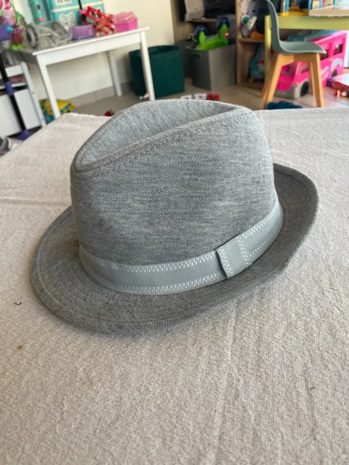 Chapeau Vertbaudet, taille 53 54