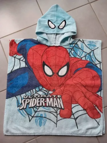 Cape de bain garçon Spiderman 2-6 ans.