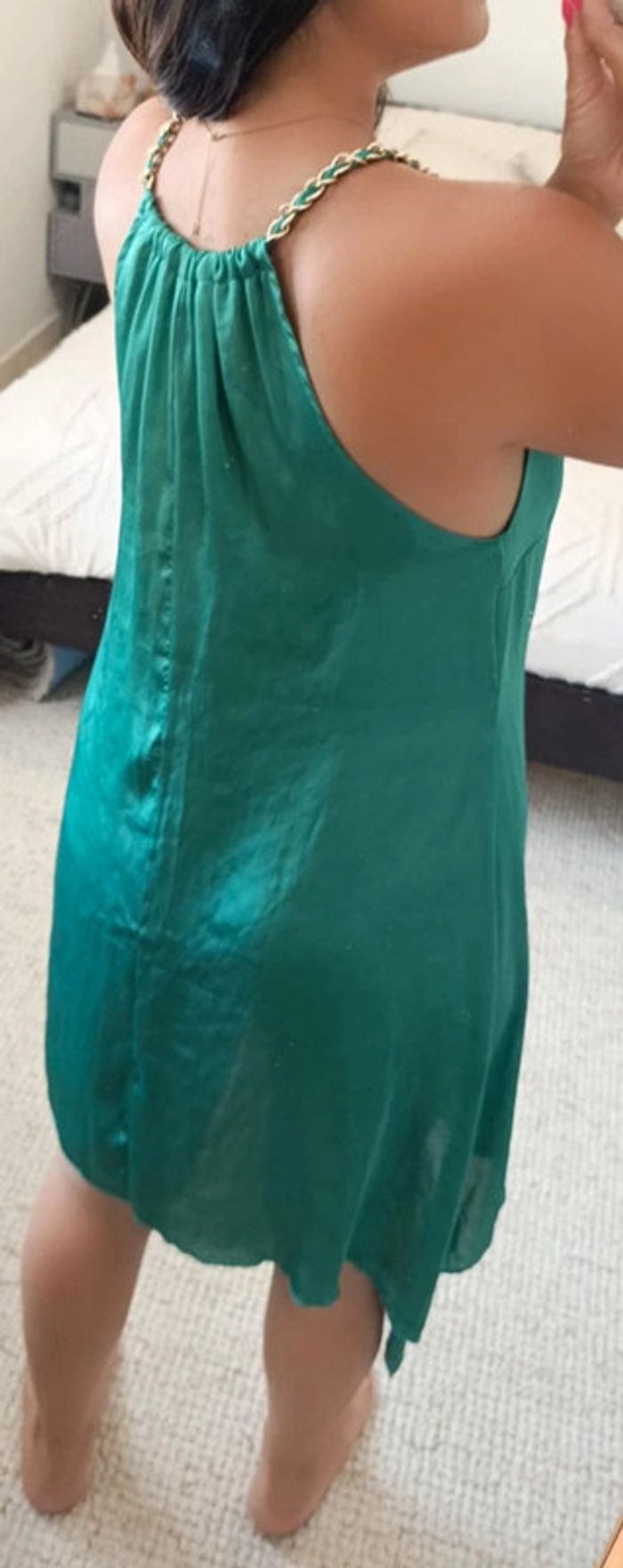 Robe d'été de soirée légère fluide Impérial soyeuse vert émeraude asymétrique classe chic - photo numéro 6