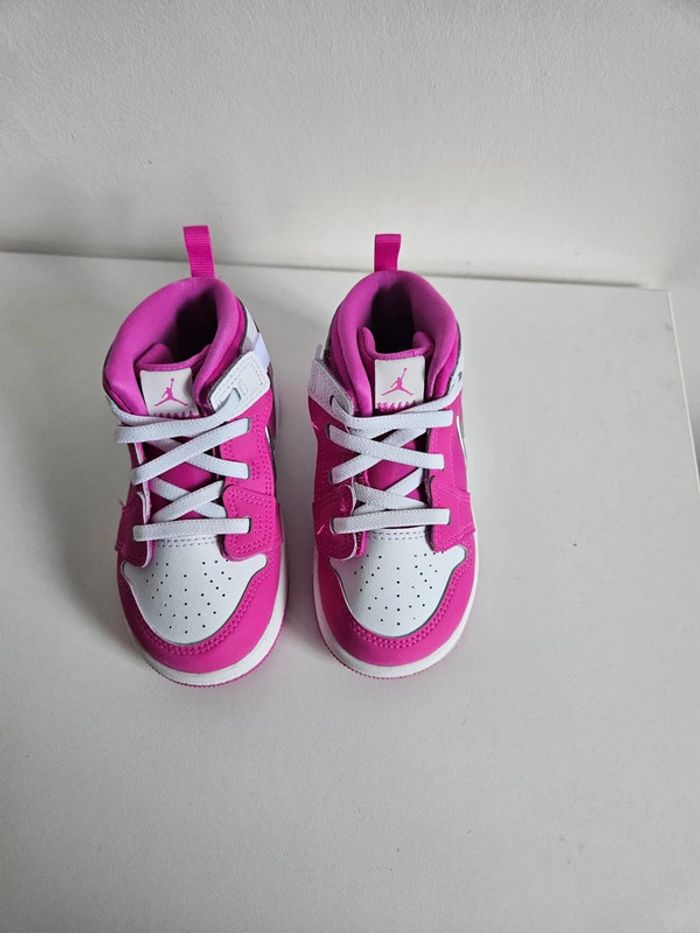 Basket fille Jordan 1 Mid EasyOn Fire rose et blanche Taille 25 neuf - photo numéro 8