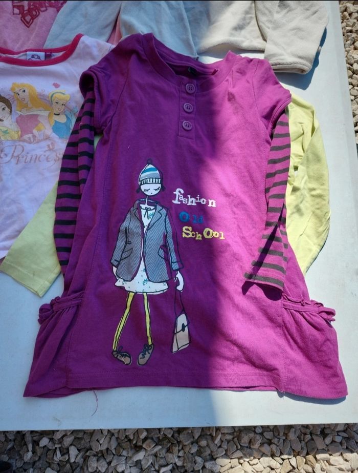 Lot 5 vêtements fille 5 ans Disney - photo numéro 6