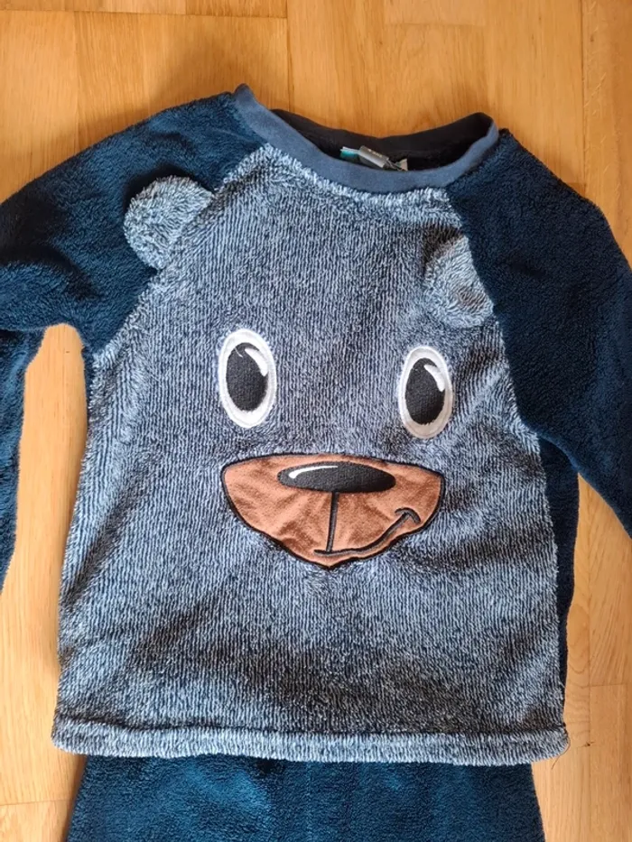 Pyjama tout doux 4ans - photo numéro 3