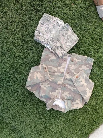 Ensemble style militaire