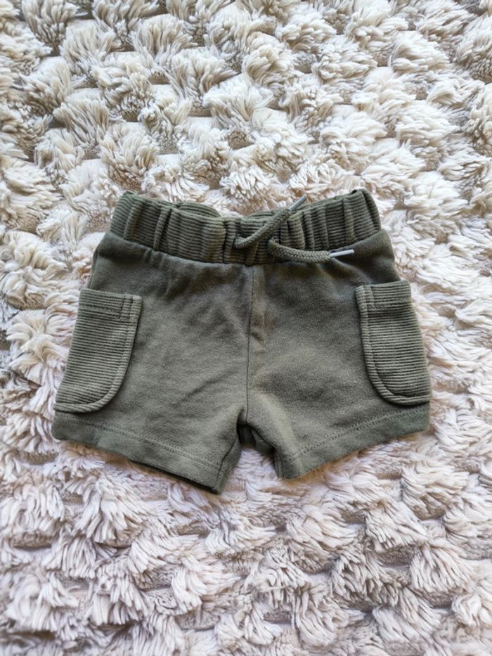 Short bébé neuf