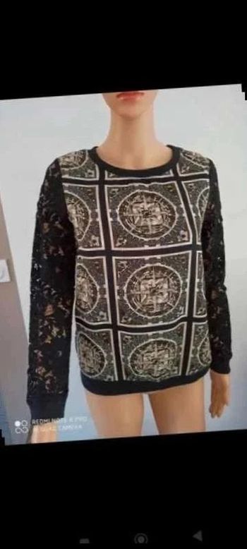 Haut  manches longues  noir style dentelle  taille  s