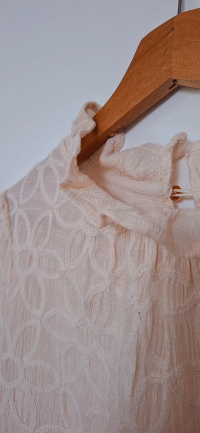 🤍 Blouse bohème écrue – Neuve - dentelle florale & chic Parfaite pour la rentrée - photo numéro 6
