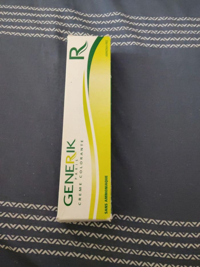 Generik blond foncé violine intense