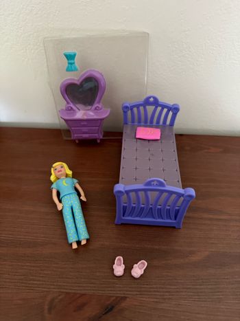Chambre Polly pocket  avec figurine et accessoires