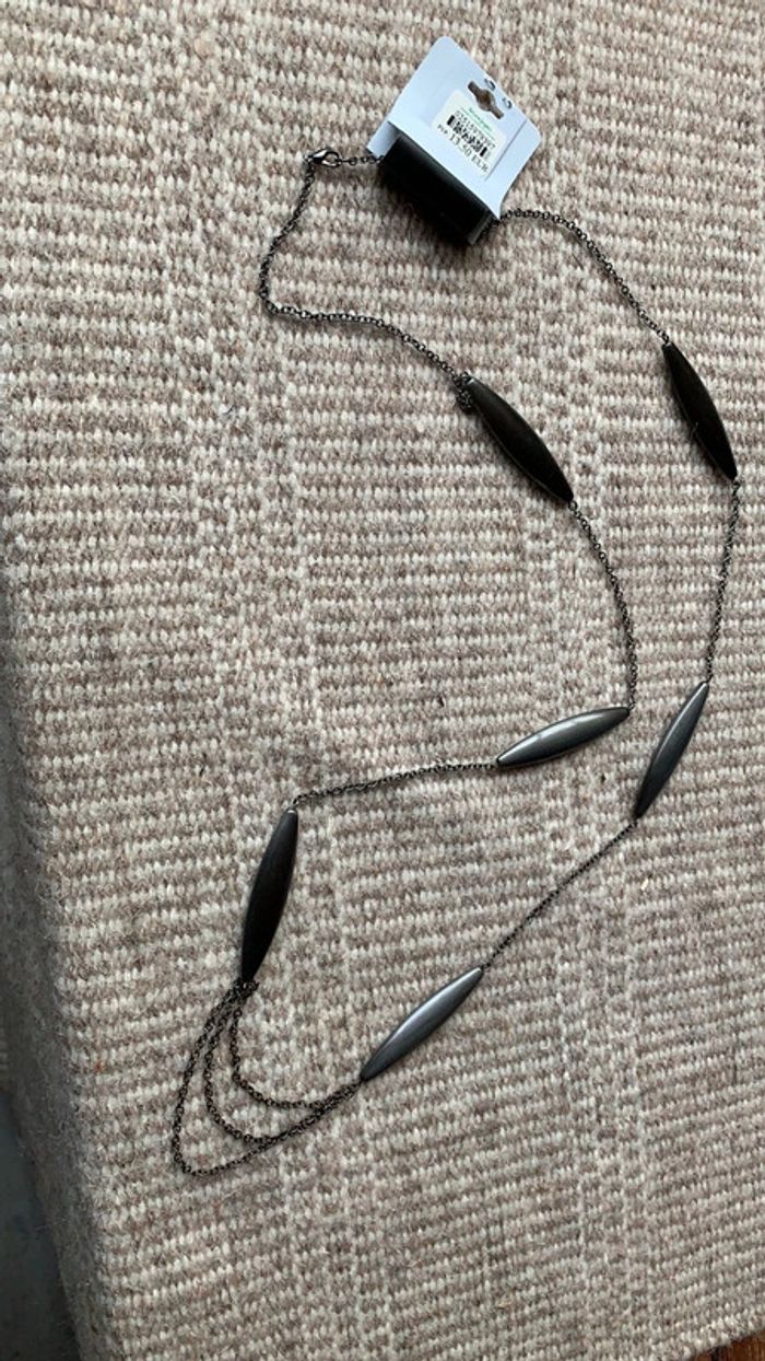 Collier sautoirs métal effet brossé