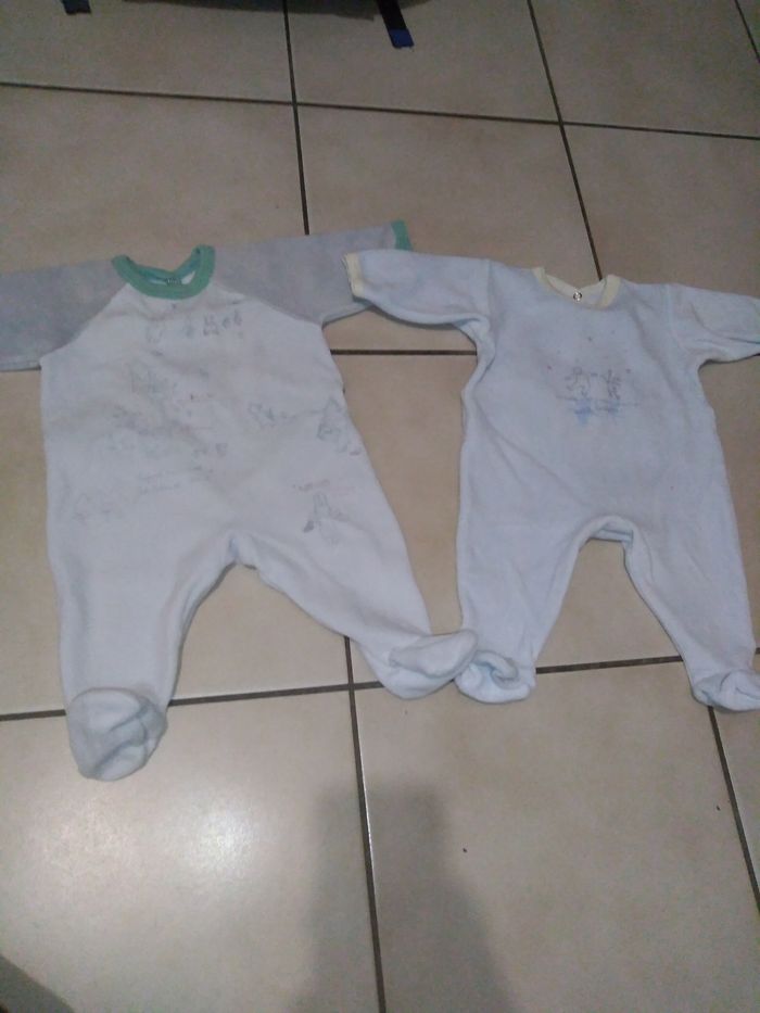 Lot 2 pyjamas
