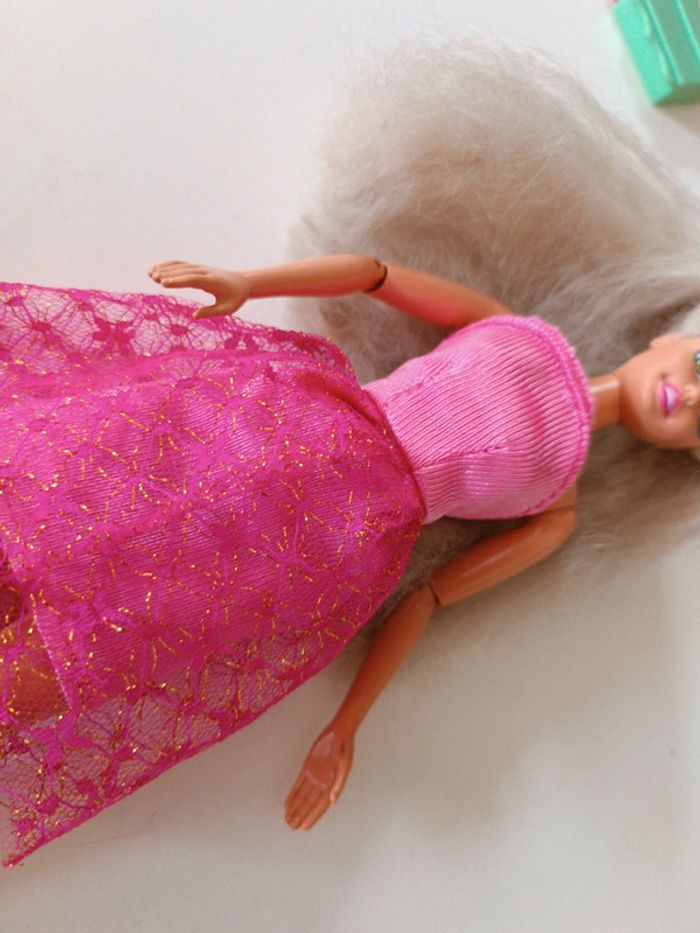 Barbie 1993 mattel poupée doll articulé pieds plat blonde gaufré gymnastique gym gymnaste - photo numéro 4