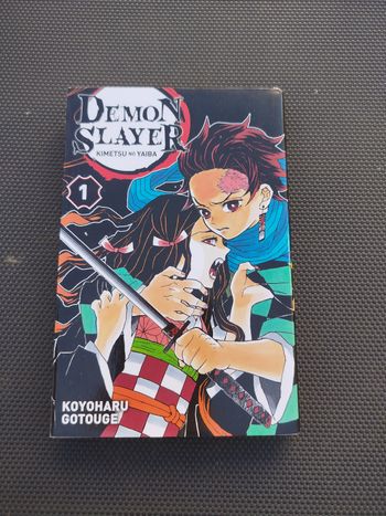 Manga démon slayer kimetsu no yaoba koyoharugotouge tome 1