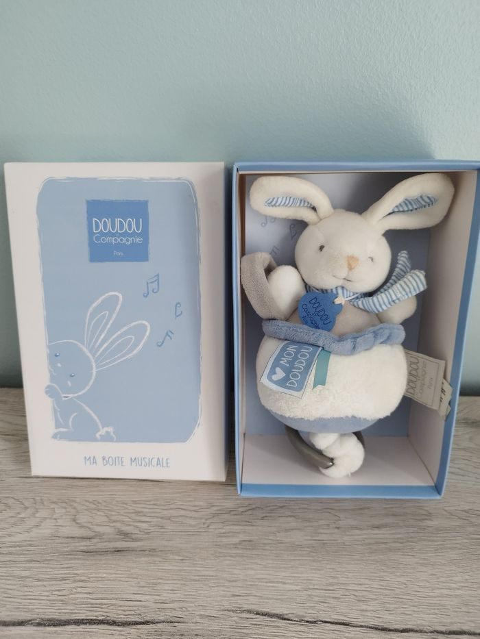 Peluche musicale lapin bleu