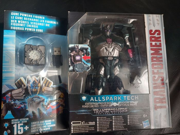Transformers optimus NEUF dans sa boîte d'origine jamais ouvert