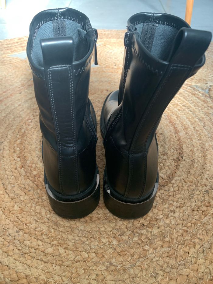 bottes noires Stradivarius taille 38 - photo numéro 2