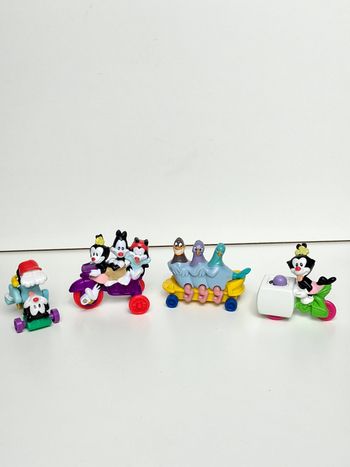 Lot 4 figurines vintage warner bros les animaniacs
Taille 8cm pour la plus grande