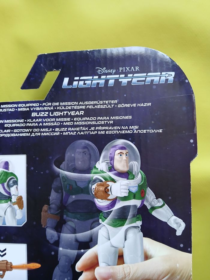 Figurine Buzz l'éclair avec son équipement  Disney Pixar MATTEL - photo numéro 2