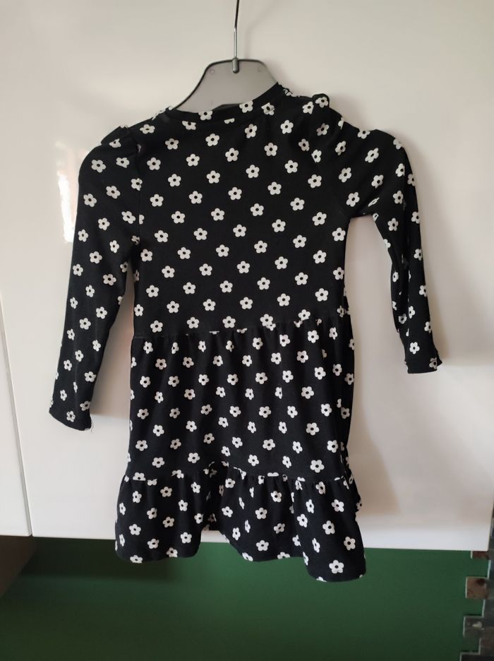 Robe 2-3 ans Primark - photo numéro 2