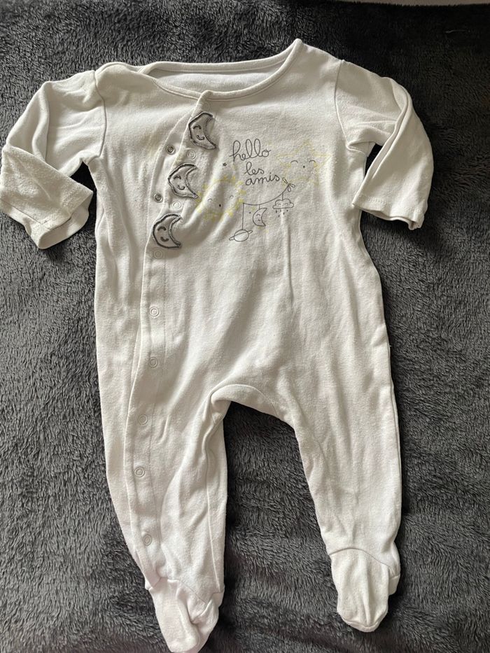 8 pyjamas - photo numéro 2