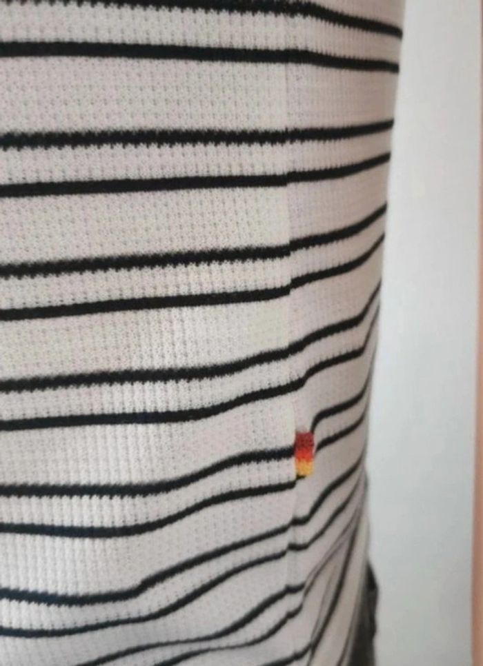 T-shirt tritox marque Benson & Cherry taille S neuf avec étiquette - photo numéro 3