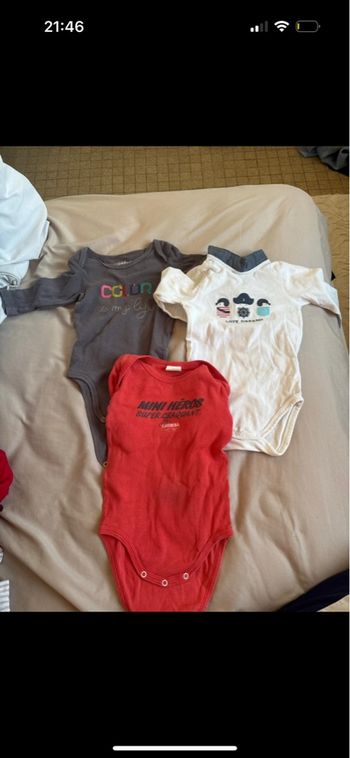 Lot bodies  manche longue 9 mois