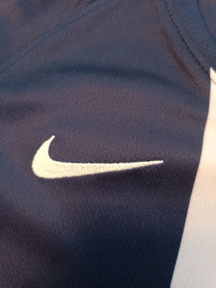 Tenue de foot PSG, Nike Authentique Officiel taille enfant 5/6 ans, Neuf - photo numéro 4