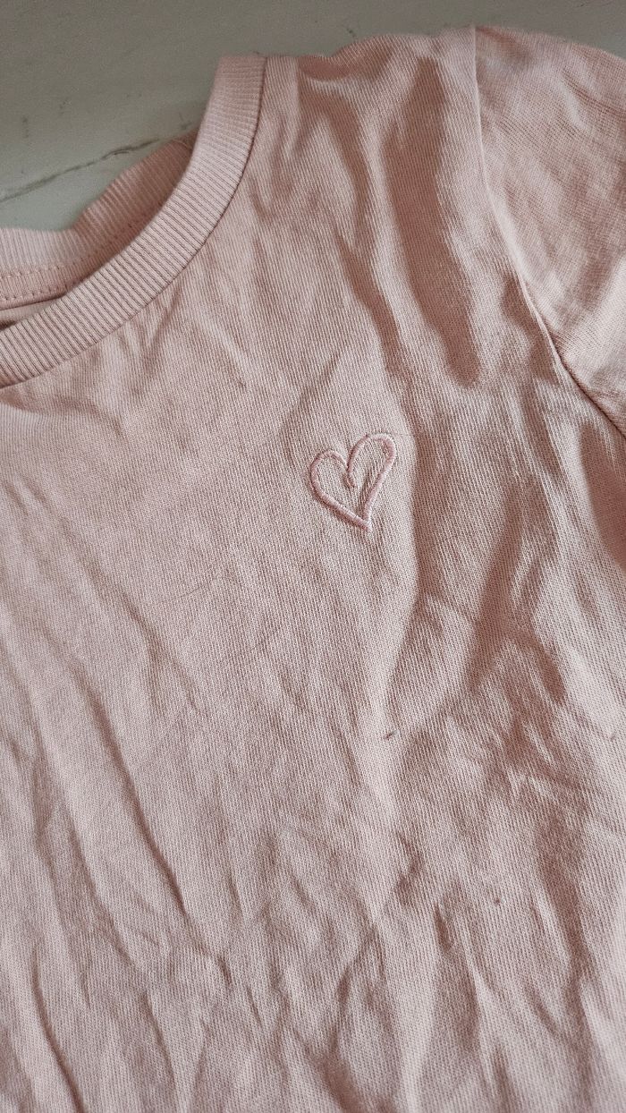 T-shirt C&A 4 ans - photo numéro 2