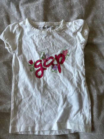 Gap t-shirt 12/18m