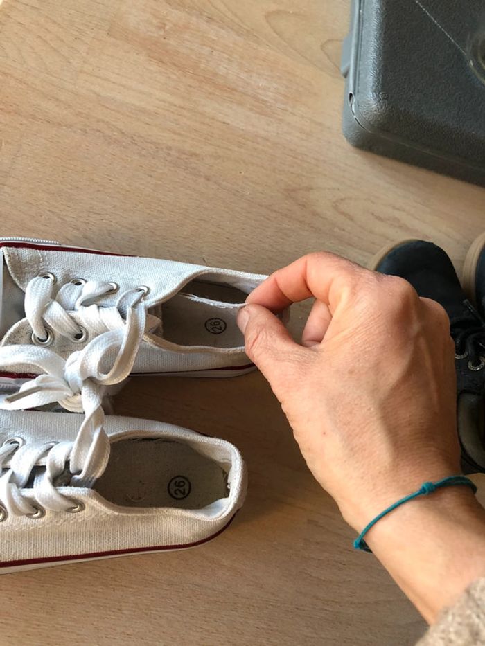 Baskets blanches garçon 26 - photo numéro 2