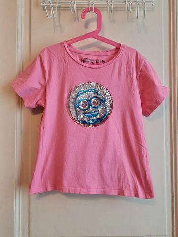 Tee shirt rose Les Minions taille 10 ans