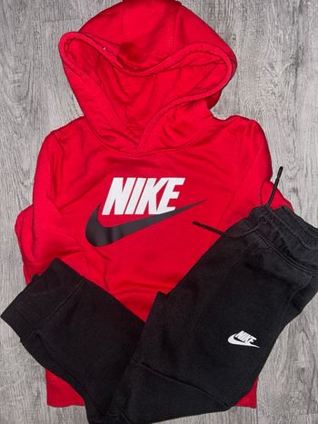 Ensemble Nike