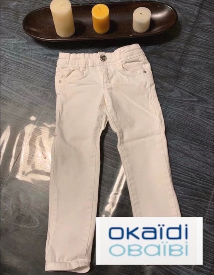 Jeans blanc OKaidi 2 ans mis une fois