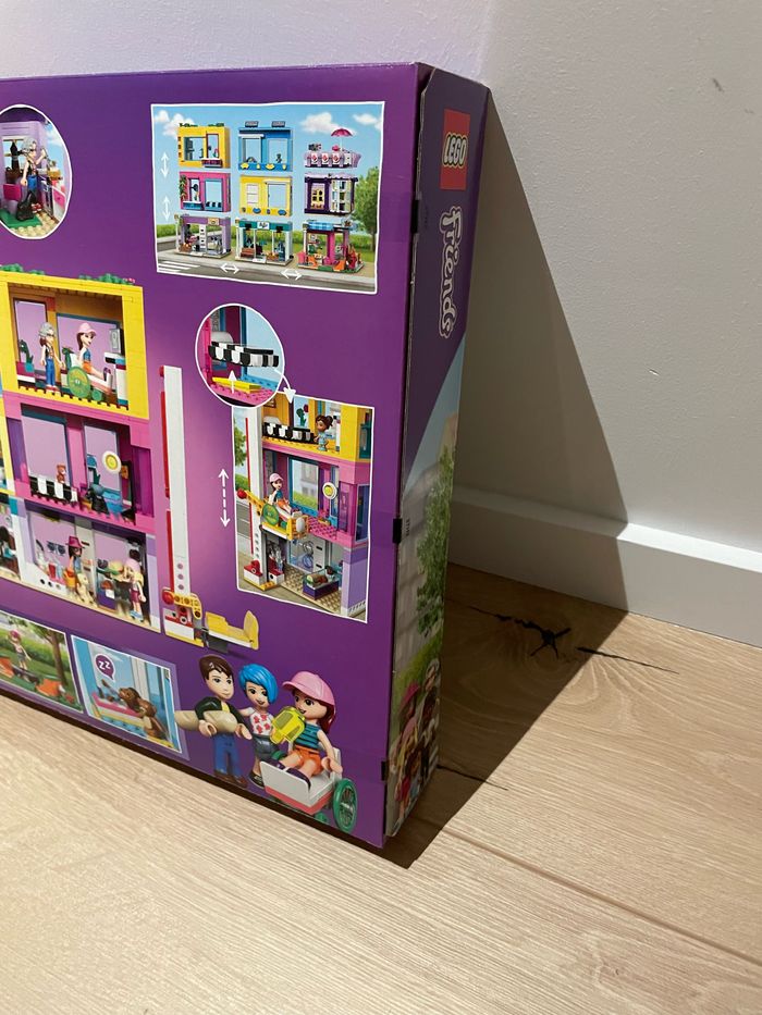 Lego Friends 41704 L’immeuble de la grand-rue - photo numéro 3