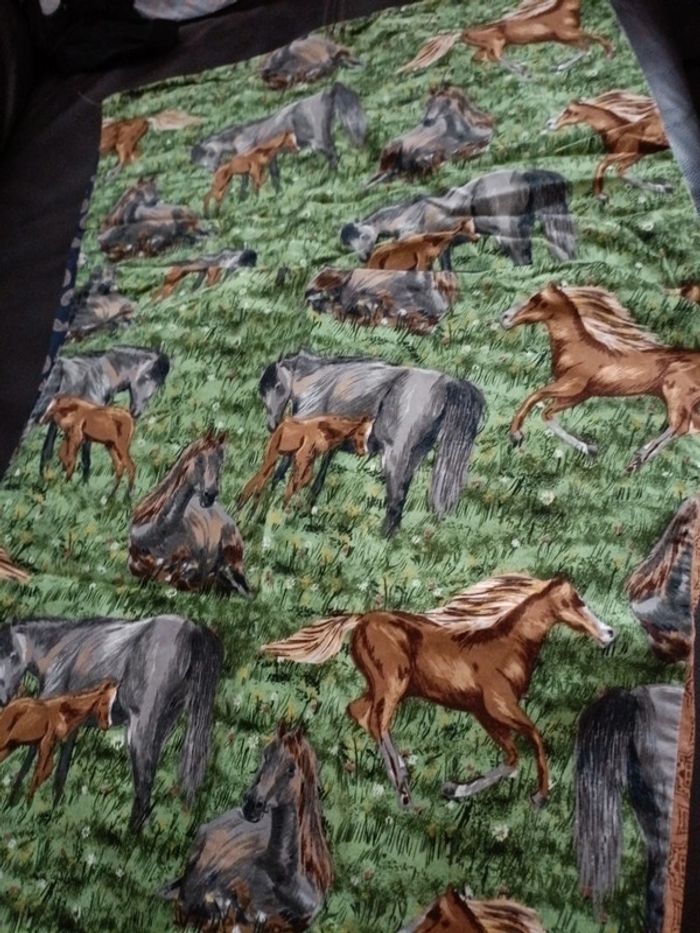 Deux magnifiques housse de coussin, taie chevaux 40 fabri quilt - photo numéro 5