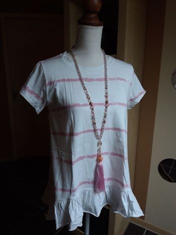 T shirt blanc marinière rose poudré volant en bas