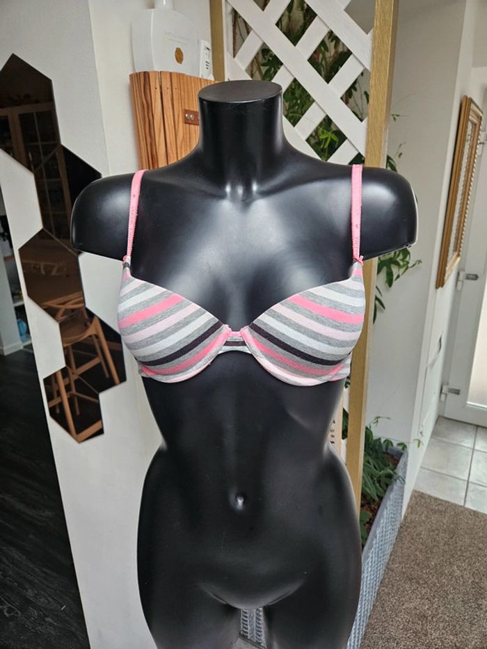 Victoria secret soutiens-gorge 34B