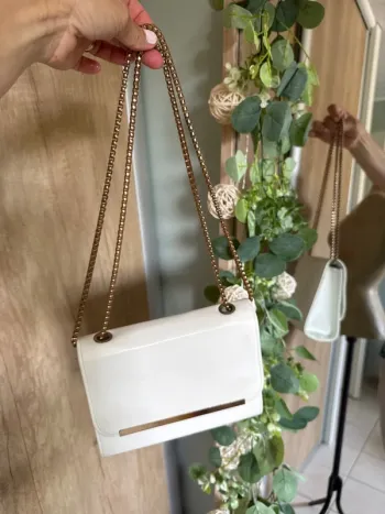 Joli petit sac avec lien chaînette dorée femme